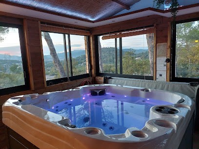 Chambre de Charme Var - Séjour romantique avec jacuzzi en Provence, Gîte à Rocbaron