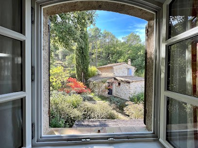 La Closerie de l'Hermitage, gîtes, chambres d'hôte, gîte insolite, piscine, nature, fleurs, calme et dépaysement, Gîte à Figanières