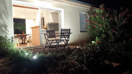 Gîte La Brugue (avec piscine) à 5min d'Albi, Gîte à Puygouzon