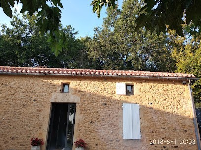 Gîte le rual avec piscine prés de Montcabrier, Gîte à Montcabrier