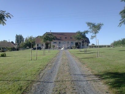 Les Nuages Fleuris : Gîte, Gîte à Lespourcy