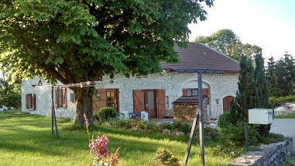 La Paisible Fermette, Gîte à Monnet-la-Ville