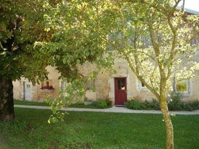 Gite Auprès Du Verger - Classé 4**** - 4 Personnes - 96 M2, Gîte à Échevannes