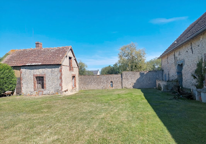 La Petite Maison De Senarmont, Gîte à Bailleau-l'Évêque