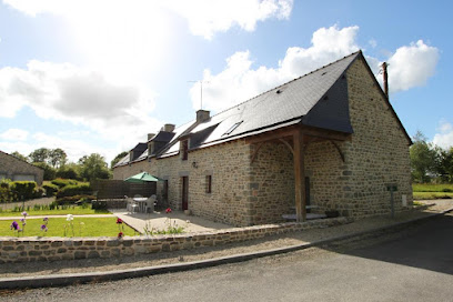 La Maison Bleue - Gîtes De France, Gîte à Baguer-Morvan