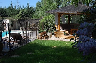 Gite Les Jardins D'Estriat, Gîte à Vézénobres