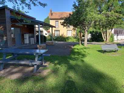 Le Gite Du Port De Léré, Gîte à Léré