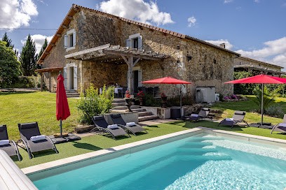 Domaine Les Grands Gîtes Du Périgord, Gîte à Milhac-de-Nontron