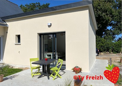 TY FREIZH - Charmant Gîte Classé 2**, Indépendant Avec Terrasse & Jardin Pour 2 Personnes., Gîte à Plougastel-Daoulas