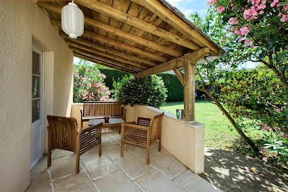 Shelters Of Saint Sulpice Near Saint-Emilion, Gîte à Saint-Sulpice-de-Faleyrens