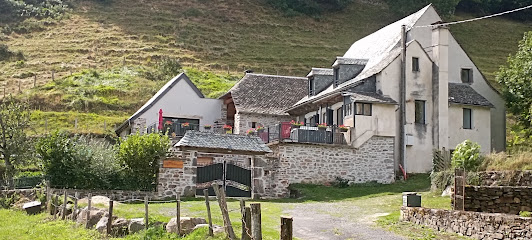 Gîte Le Marquès En Aubrac - Accueil Groupe Ou Famille - 12-15 Pers, Gîte à Saint-Chély-d'Aubrac