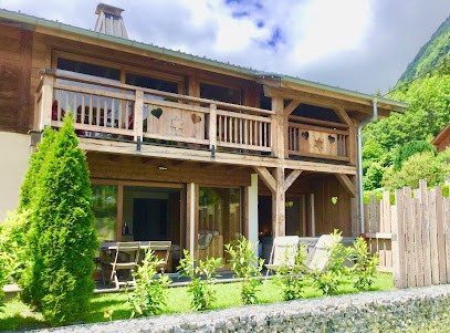 Le Chalet Du Pic, Gîte à Taninges