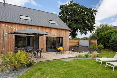 Manoir de la Nogrie, location chambre d'hôtes et gite haut de gamme avec Spa et Piscine Chauffée, Gîte à Val-d'Izé