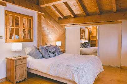 Chalet Ele, 45 Degrees North, Gîte à Morzine