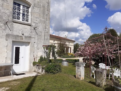 Vallade, Gîte à Brie-sous-Archiac