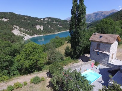 Le Mas Du Lac - Spa Et Détente, Gîte à Monestier-d'Ambel
