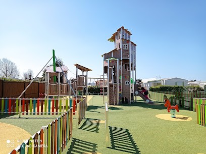 Camping Le Cottage Fleuri, Gîte à Varaville