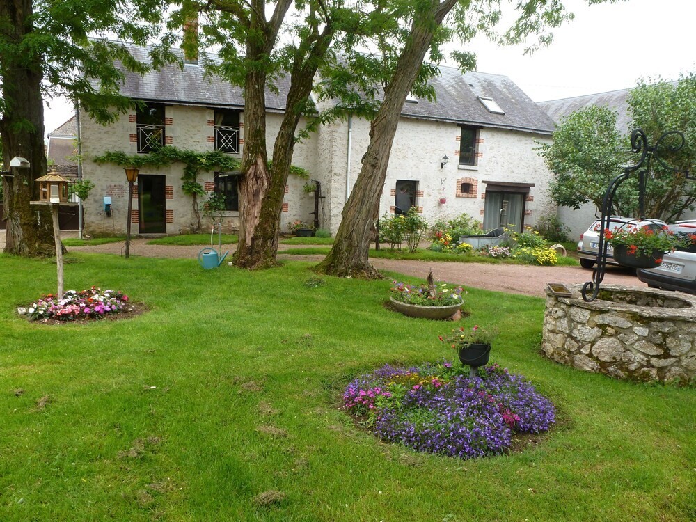 Bed & Breakfast Le Clos Fleuri Vineuil, Gîte à Vineuil