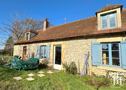 Gîte La Maison Du Bout Du Monde À Ainay-Le-Vieil, Gîte à Ainay-le-Vieil