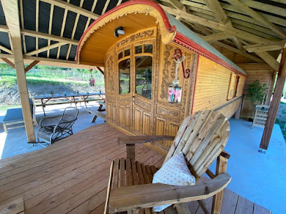 Gîte Roulotte By La Clef Decamp, Gîte à la Chaise-Baudouin