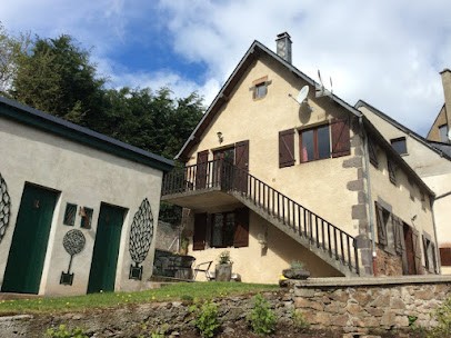 Gite la Feuilleraie : Location gîtes idéal randonnées, proche station de ski et station thermale, Puy-de-Dôme, Gîte à Saint-Sauves-d'Auvergne
