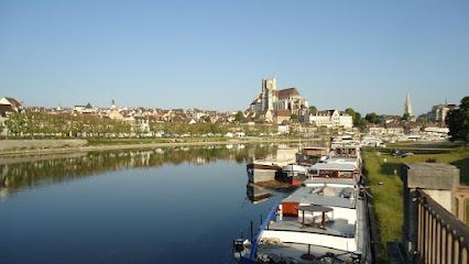 Sur Les Pas De Cadet Roussel - Gîtes De France, Gîte à Auxerre