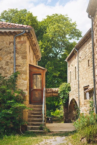 Hameau Le Buisson, Gîte à Saint-Michel-de-Chabrillanoux