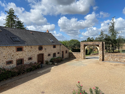 Domaine Du Chêne Vert, Gîte à Sainte-Suzanne-et-Chammes