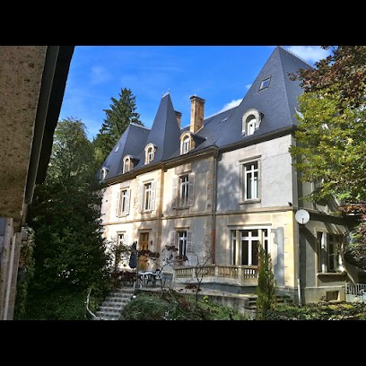 Large Cottage Francis and Suzon, Gîte à La Bourboule