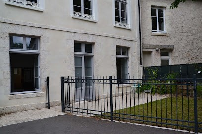 T3 Maison Dessaux Orléans 4 personnes, 2 chambres, jardinet et parking privé, Gîte à Orléans