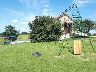 La grange de Nespès, Gîte à Vailhourles