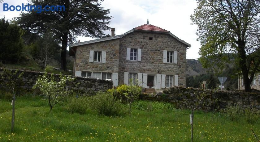 Gîte Deux Eaux, Gîte à Saint-Martial