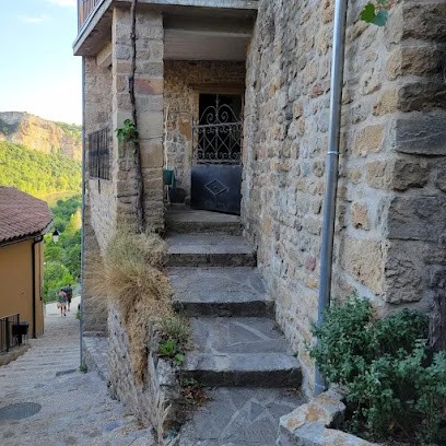 Gîte Lou Clapas - Peyre - Millau, Gîte à Comprégnac