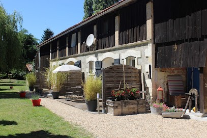 Gîte de la Livenne et Gîte de Kerval, Gîte à Étauliers