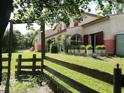 Gîtes Drôme : Les Sylphides du Jabron Gites 3*, Gîte à Montfroc