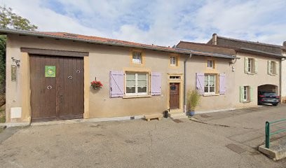 Les Ticheresses : Location Gîte Idéalement Situé à La Campagne Mais Très Proche De Metz, Du Centre Thermal Et De Loisirs D'Amnéville-Les-Thermes Et Du Parc D'attraction Walligator, Gîte à Saulny