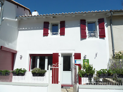 Gîtes La Petite Maison Et La Maison Triangulaire, Gîte à Roussines
