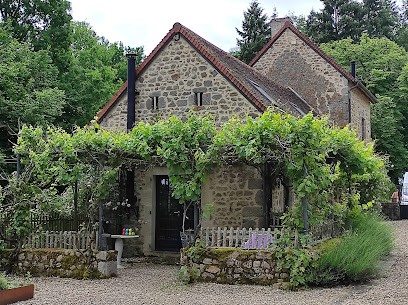Le Domaine De Louveraude - Gîtes De Charme Avec Piscine Et Tennis Privés, Gîte à Saint-Dizier-la-Tour