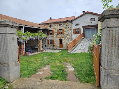 Gîte Chez Marinette: Location Gîte Rural Grande Capacité Familial, Gîte à Saint-Privat-du-Dragon