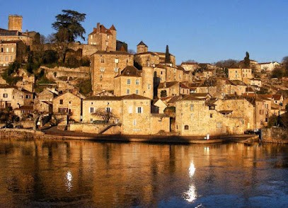 Petite Maison Bleue, Gîte à Puy-l'Évêque